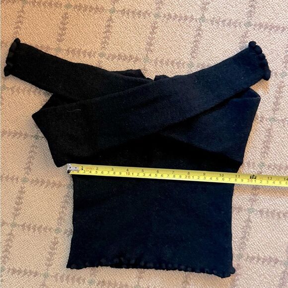 Something Navy cropped Black Wool long sleeve sweater w ruffled hem & sleeves  M - Picture 5 of 9